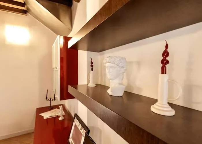 The Byzantine Palace, Centro *