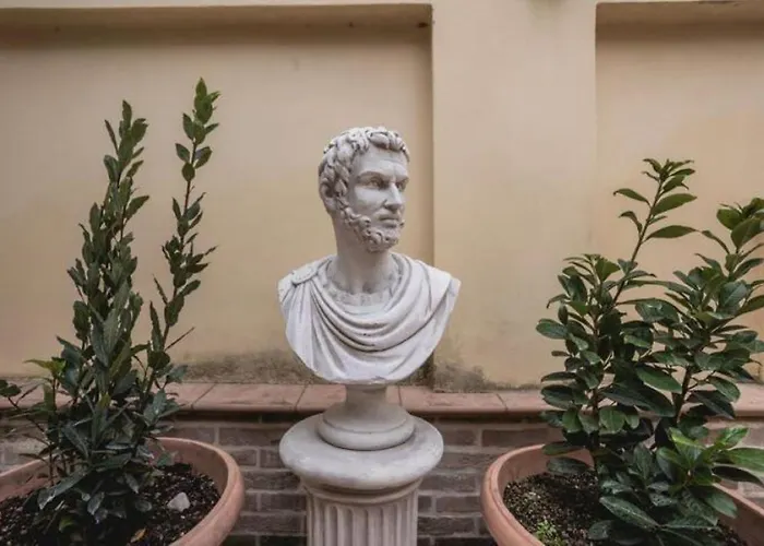 The Byzantine Palace, Centro *