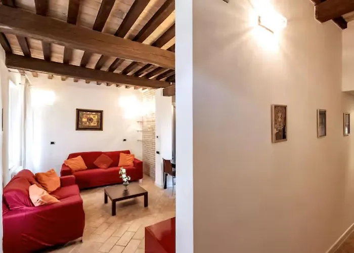 The Byzantine Palace, Centro * 라벤나